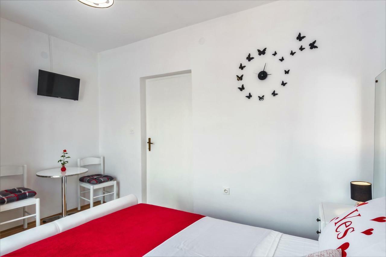 Vacation House Maslina Rupalj Luaran gambar