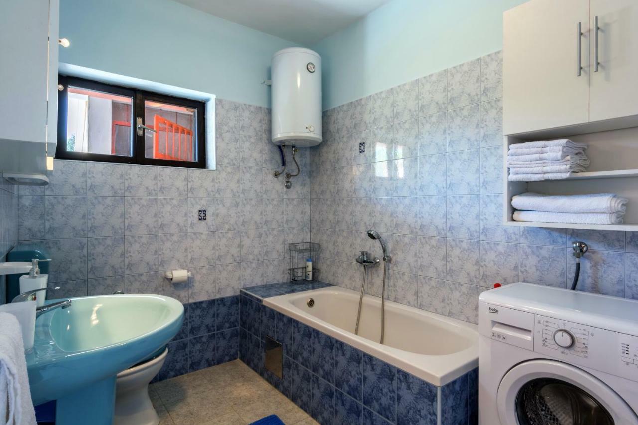 Vacation House Maslina Rupalj Luaran gambar