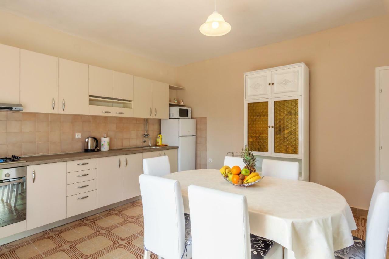 Vacation House Maslina Rupalj Luaran gambar