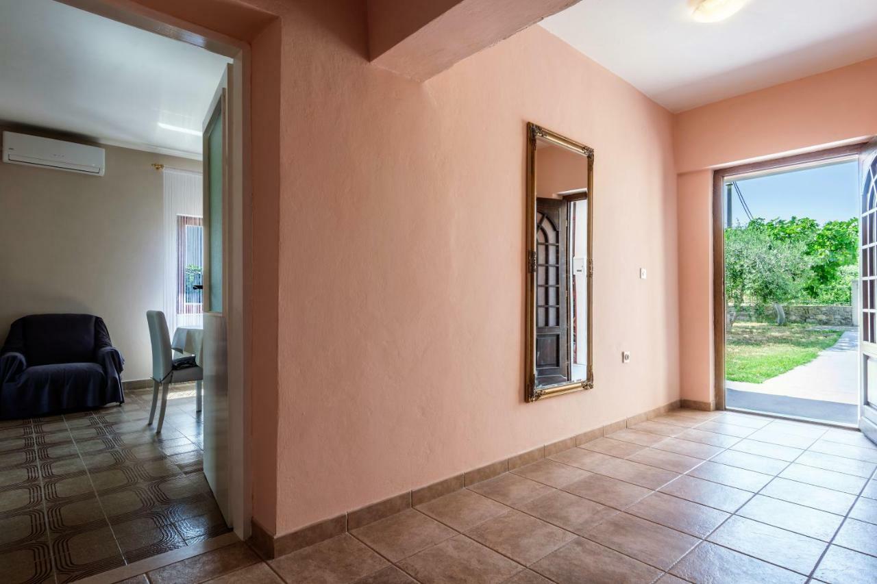 Vacation House Maslina Rupalj Luaran gambar