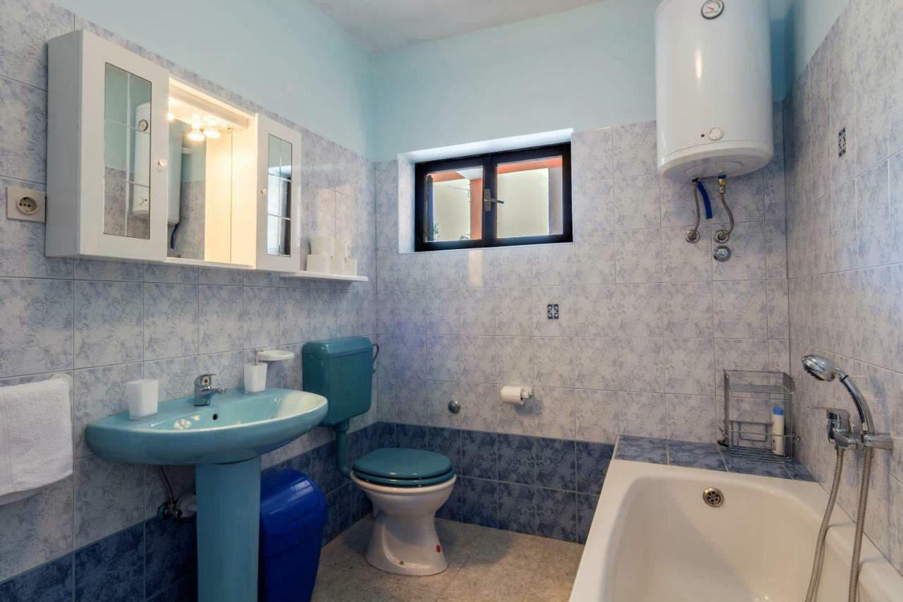 Vacation House Maslina Rupalj Luaran gambar