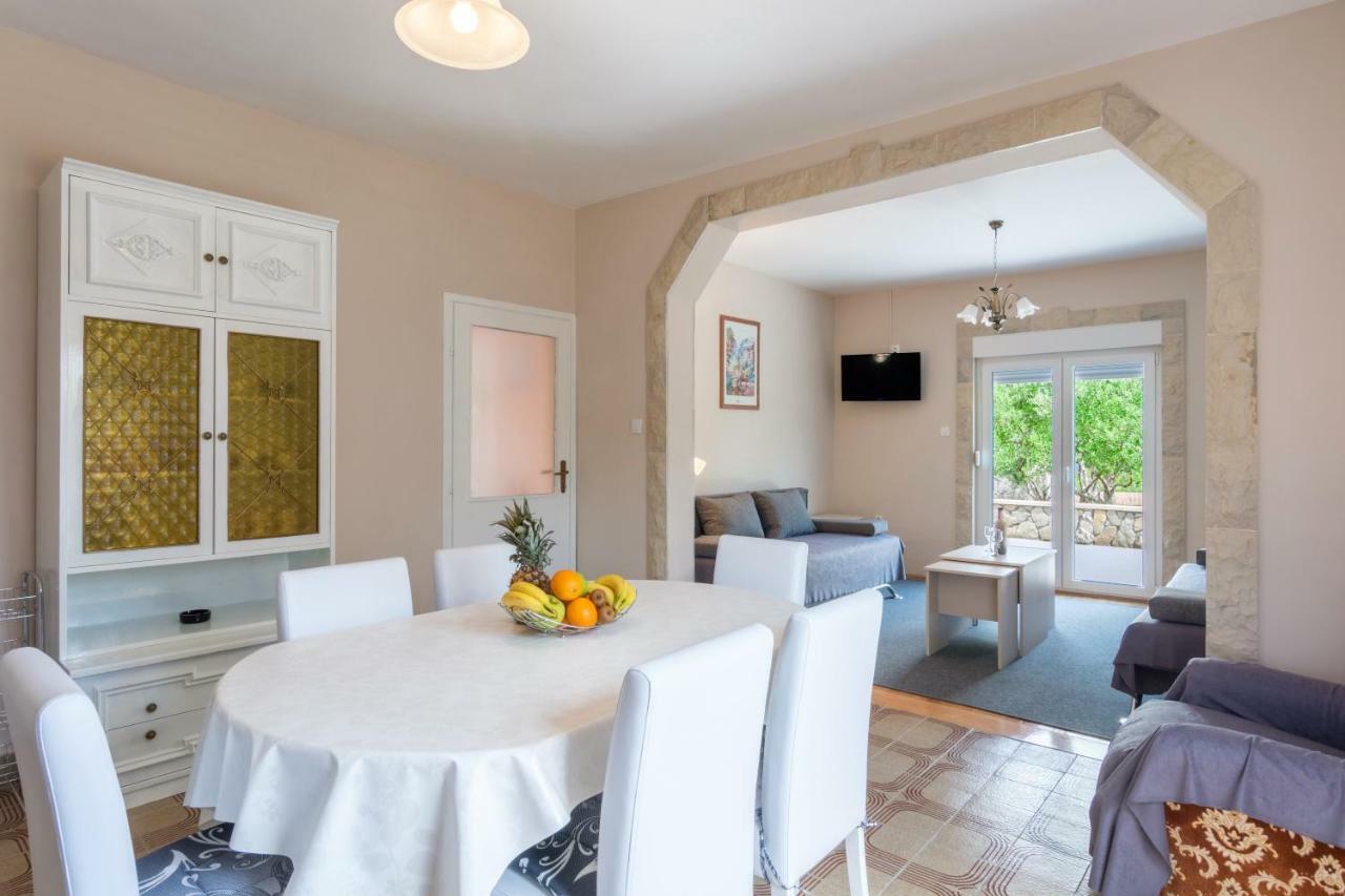 Vacation House Maslina Rupalj Luaran gambar
