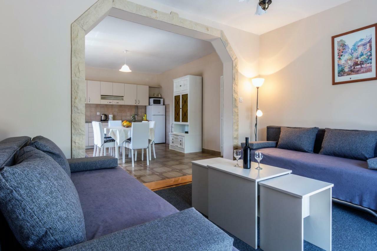 Vacation House Maslina Rupalj Luaran gambar