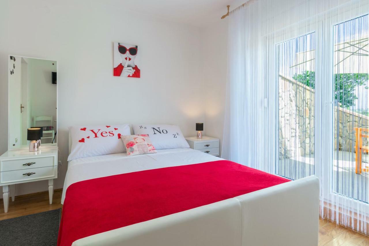 Vacation House Maslina Rupalj Luaran gambar