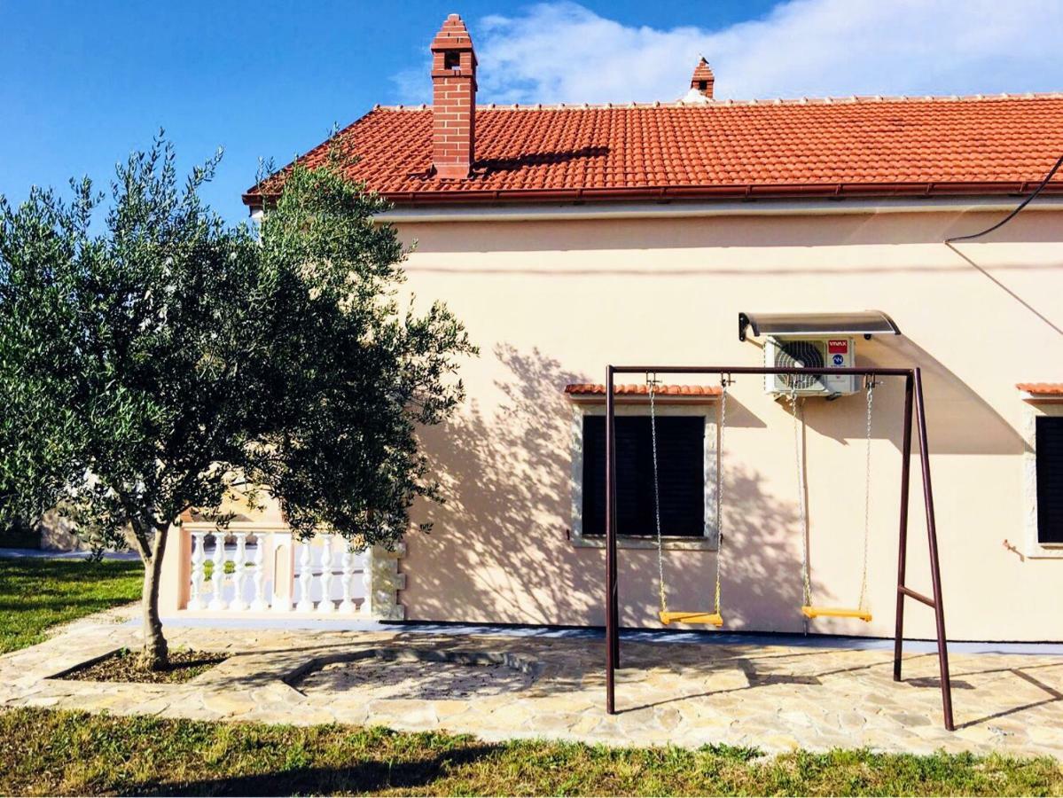 Vacation House Maslina Rupalj Luaran gambar